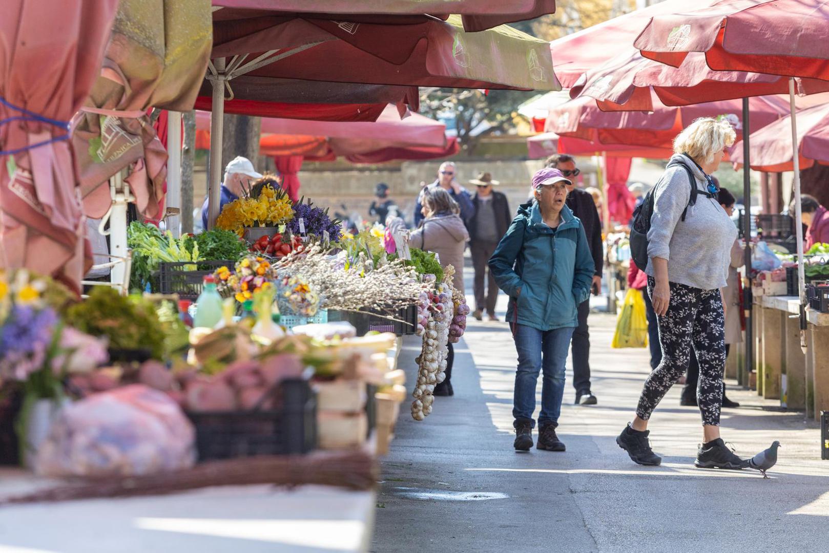 S dolaskom proljeća započela je i sezona šparoga, jedne od najprepoznatljivijih proljetnih namirnica.