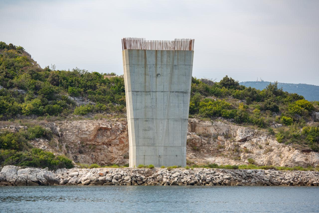 Pelješki most