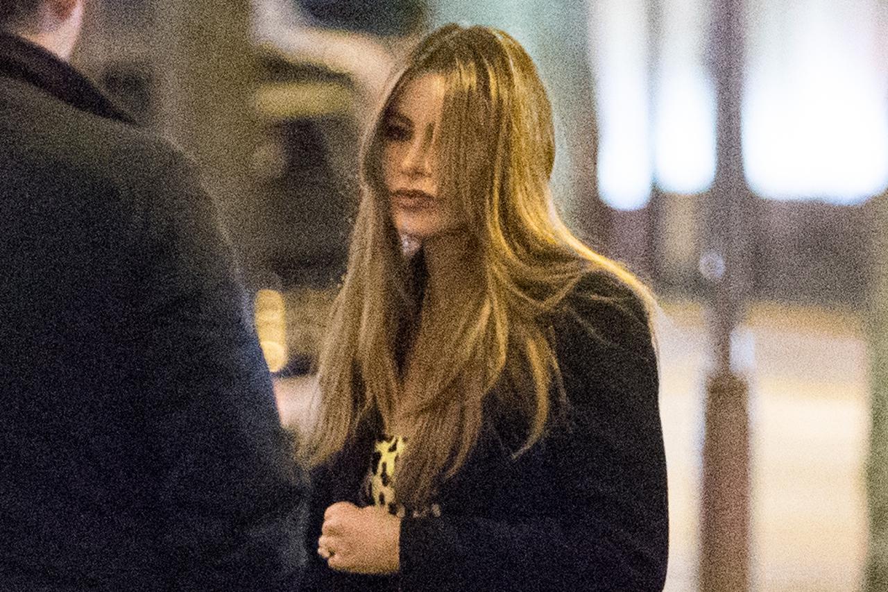 Exclusif - Sofia Vergara et son mari Joe Manganiello vont dîner au restaurant de l'hôtel Plaza Athénée à Paris