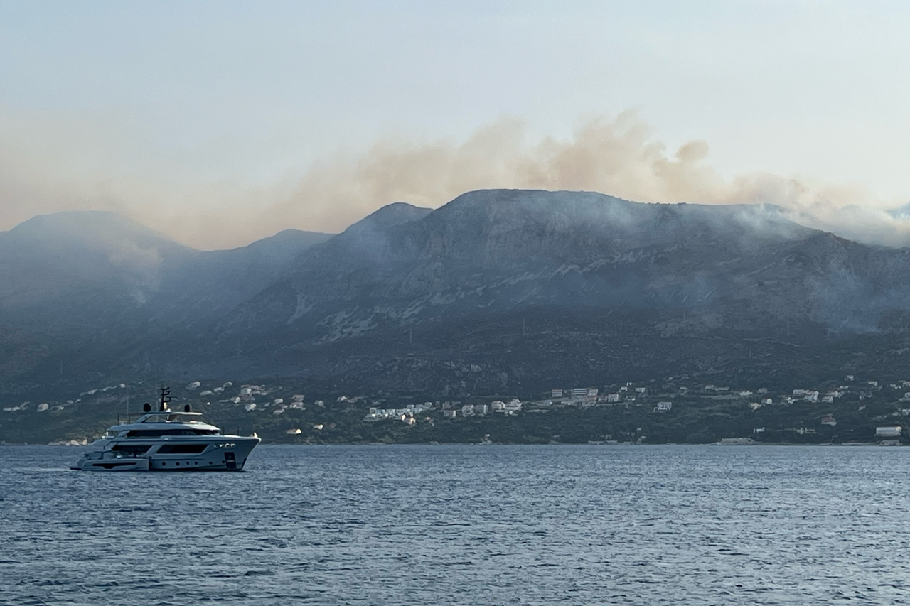 Požar na području Plata kod Cavtata