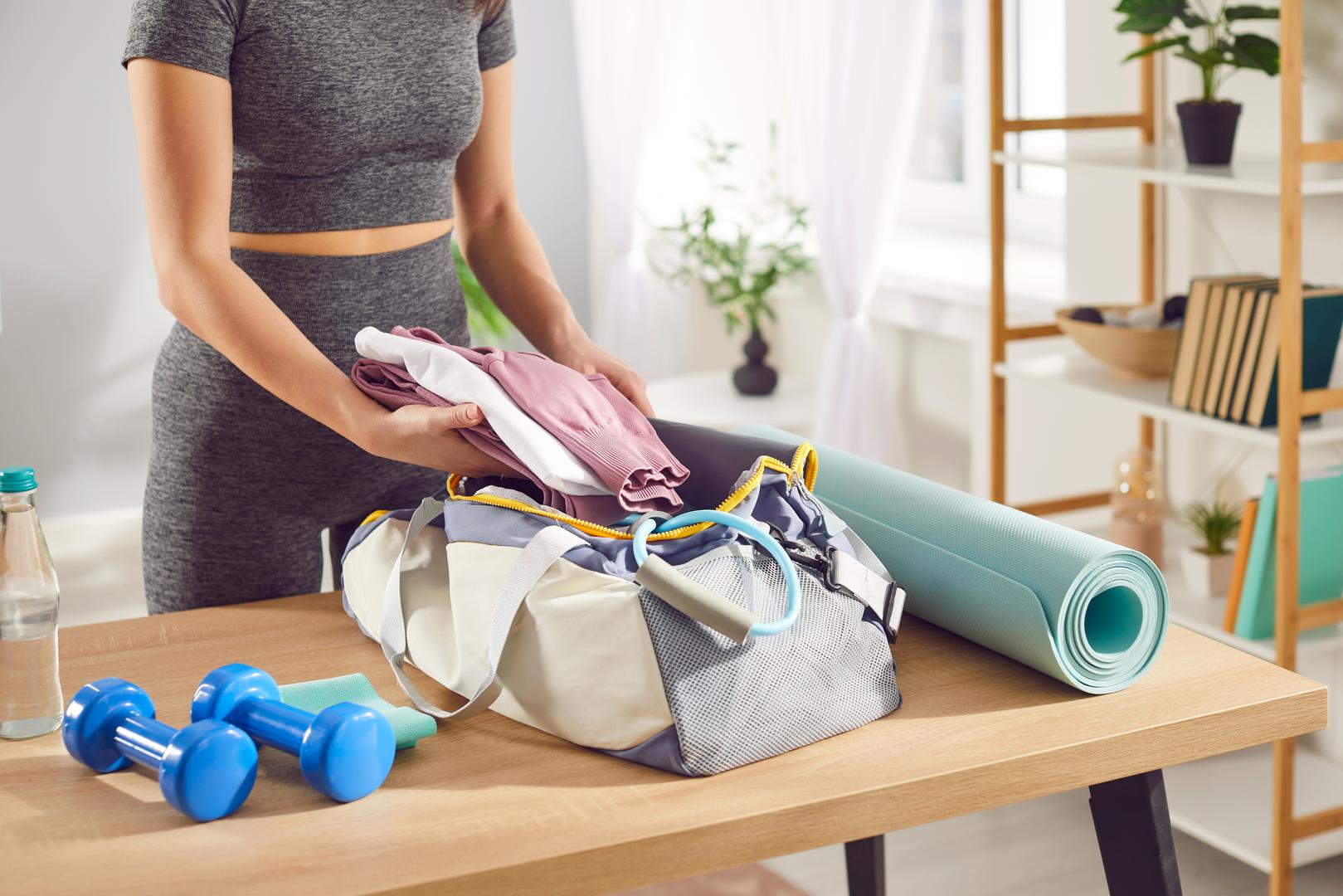 Ovan - sportska oprema, pametni gadget ili iskustvo: Ovnovi vole akciju, energiju i izazove. Poklonite im nešto što će ih pokrenuti – pametni sat, trening-opremu ili čak voucher za karting, escape room ili adrenalinski izlet.