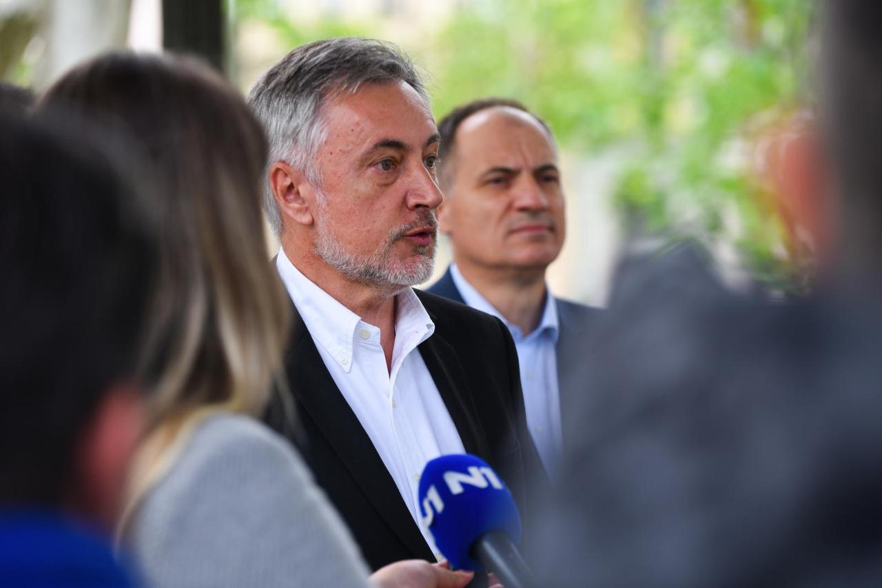 Zagreb: Miroslav Škoro održao konferenciju za medije na temu "ZeleNaši"