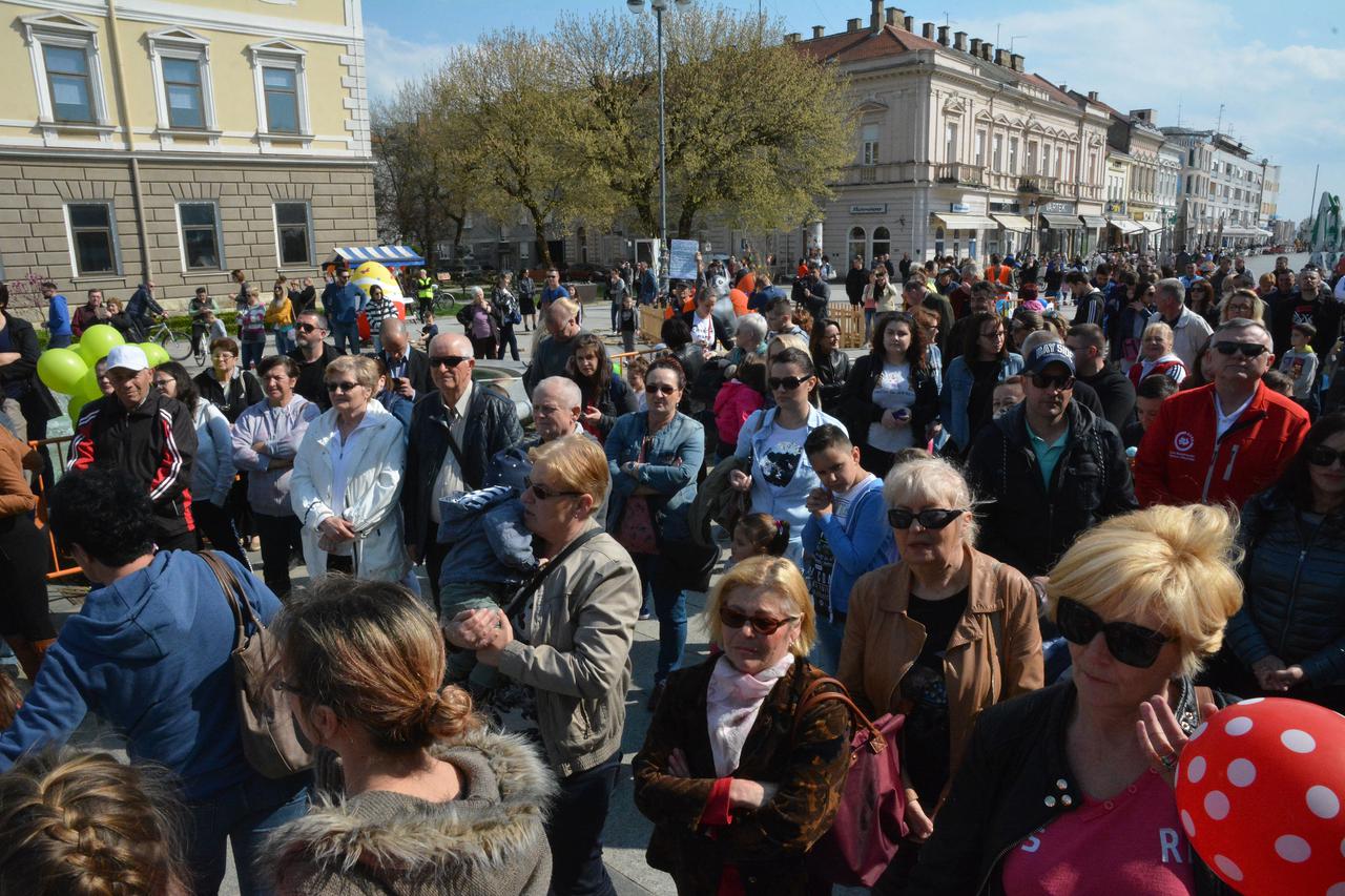 Brođani Svjetski dan zdravlja obilježili akcijom za djecu tražeći čist zrak i pitku vodu