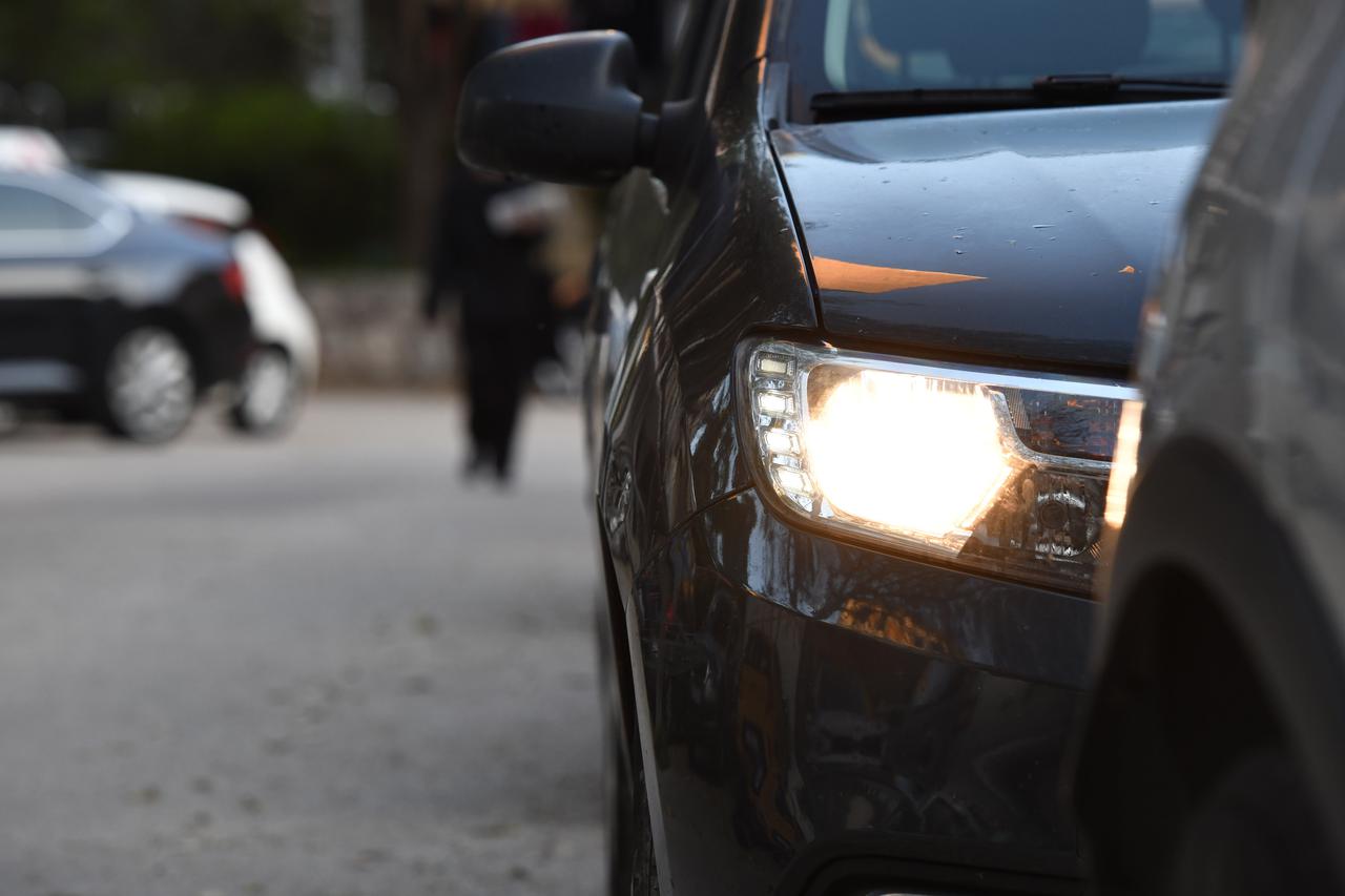 Šibenik: Od 1.studenog obvezna upaljena  svjetla na motornim vozilima i tijekom dana