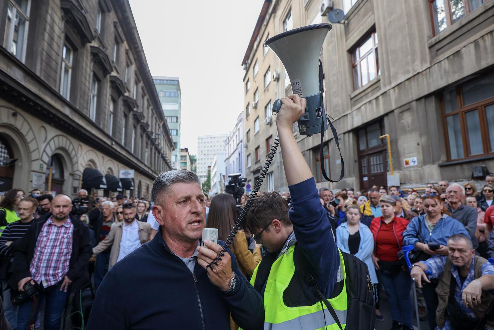 28.05.2023., Sarajevo, Bosna i Hercegovina - Nakon sto je u petak navecer u tragicnoj saobracajnoj nesreci ubijena mlada doktorica Azra Spahic, gradjani Sarajeva su odlucili odati joj pocast prosvjednim okupljanjem na mjestu nesrece. Photo: Armin Durgut/PIXSELL