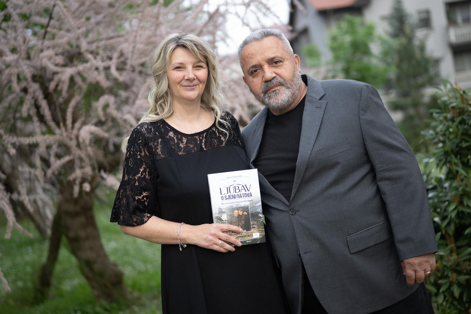 Njezina knjiga, "Ljubav u sjeni ratova – Kako je biti supruga ratnog izvjestitelja Hassana", koju medijski pokroviteljistve Večernji list, izdaje Despot-Infinitus.