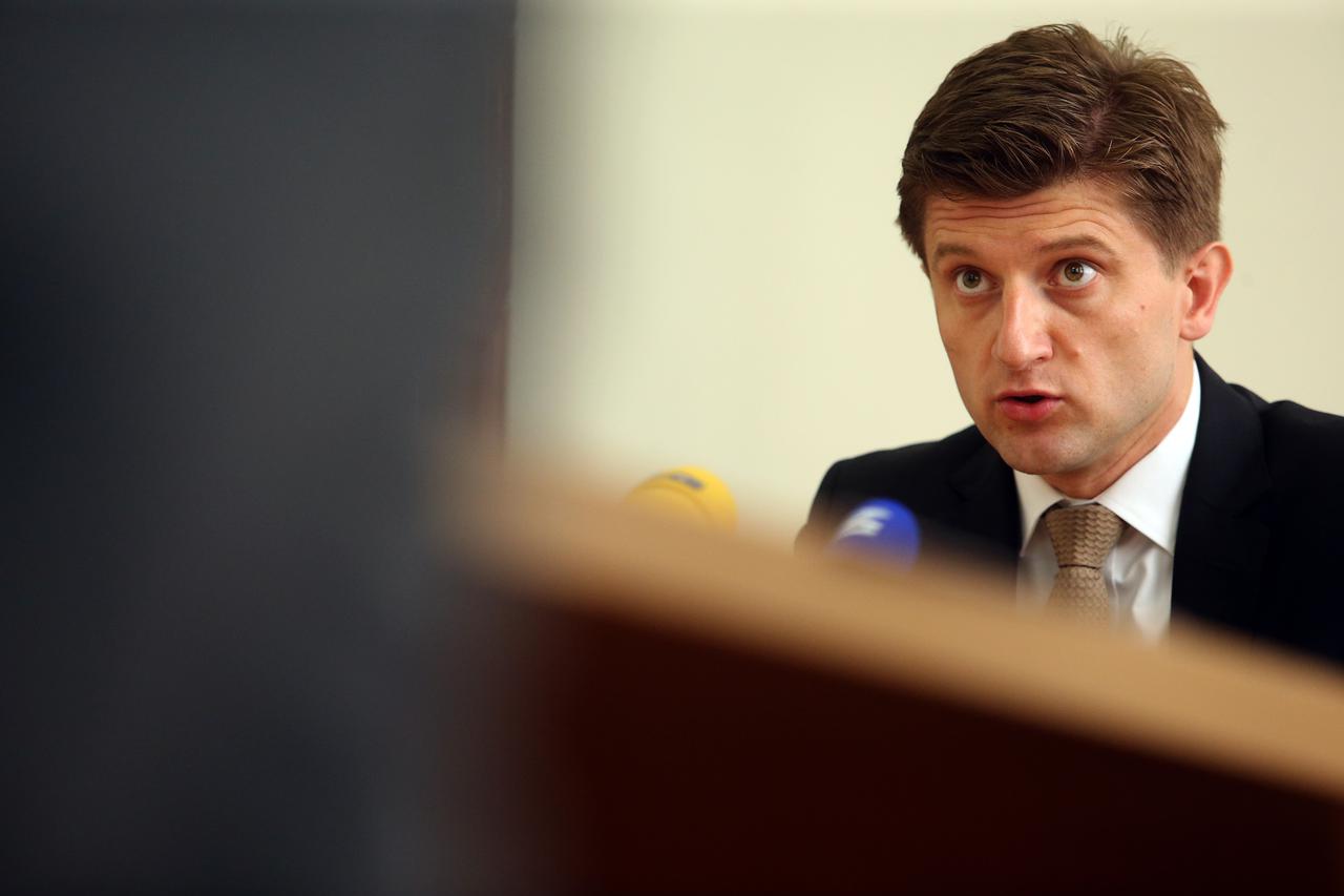 22.07.2016., Zagreb - Ministarstvo financija, ministar financija Zdravko Maric novinarima prezentirao preliminarne podatke o Izvrsenju drzavnog proracuna Republike Hrvatske za prvo polugodiste 2016. g. Photo: Robert Anic/PIXSELL