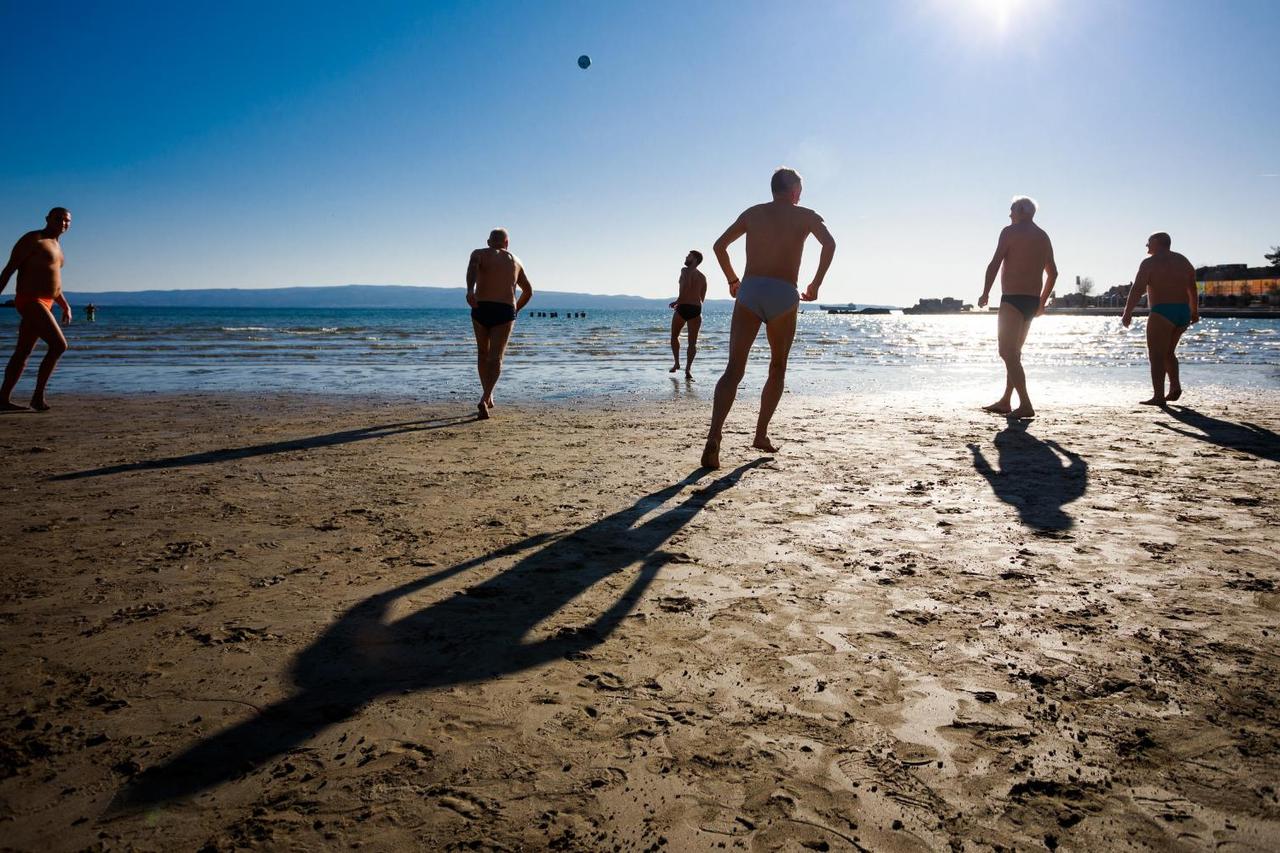 Splicani na plazi Bacvice zaigrali nogomet
