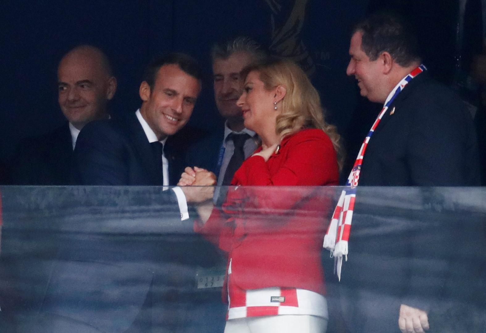 Ona je na utakmicu stigla u društvu supruga Jakova, a finale će gledati u društvu francuskog predsjednika Emanuela Macrona i njegove supruge Brigitte.

