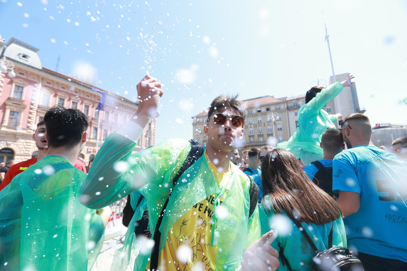 26.05.2023. Zagreb - Norijada maturanata na na Trgu bana Josipa Jelacica Photo: Sanjin Strukic/PIXSELL