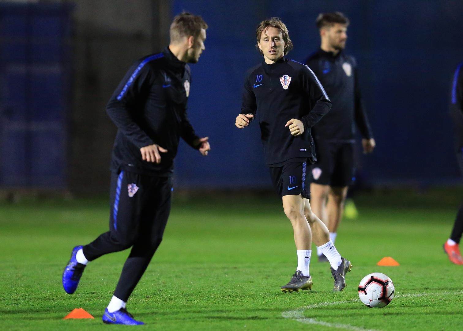 Nadajmo se da će već u nedjelju navečer i on razvući osmijeh.