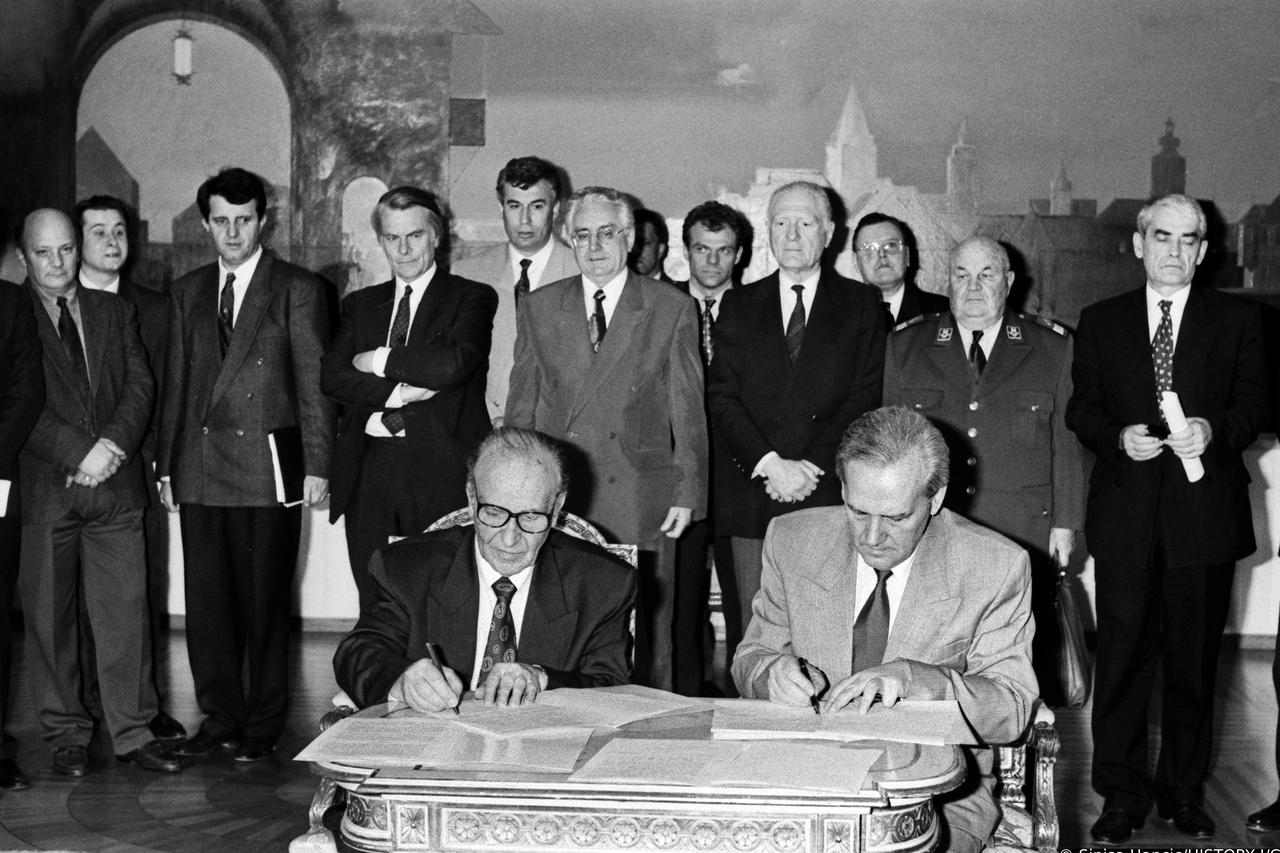 24.04.1993. Uspostava zajedni?kog zapovjedništva Armije BiH i HVO-a
