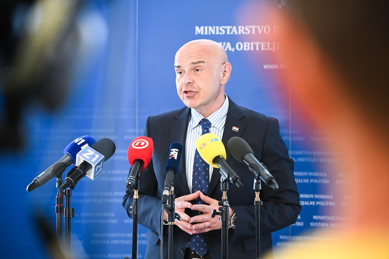 Zagreb: Izjave nakon sastanka predstavnika sindikata javnih službi i ministara