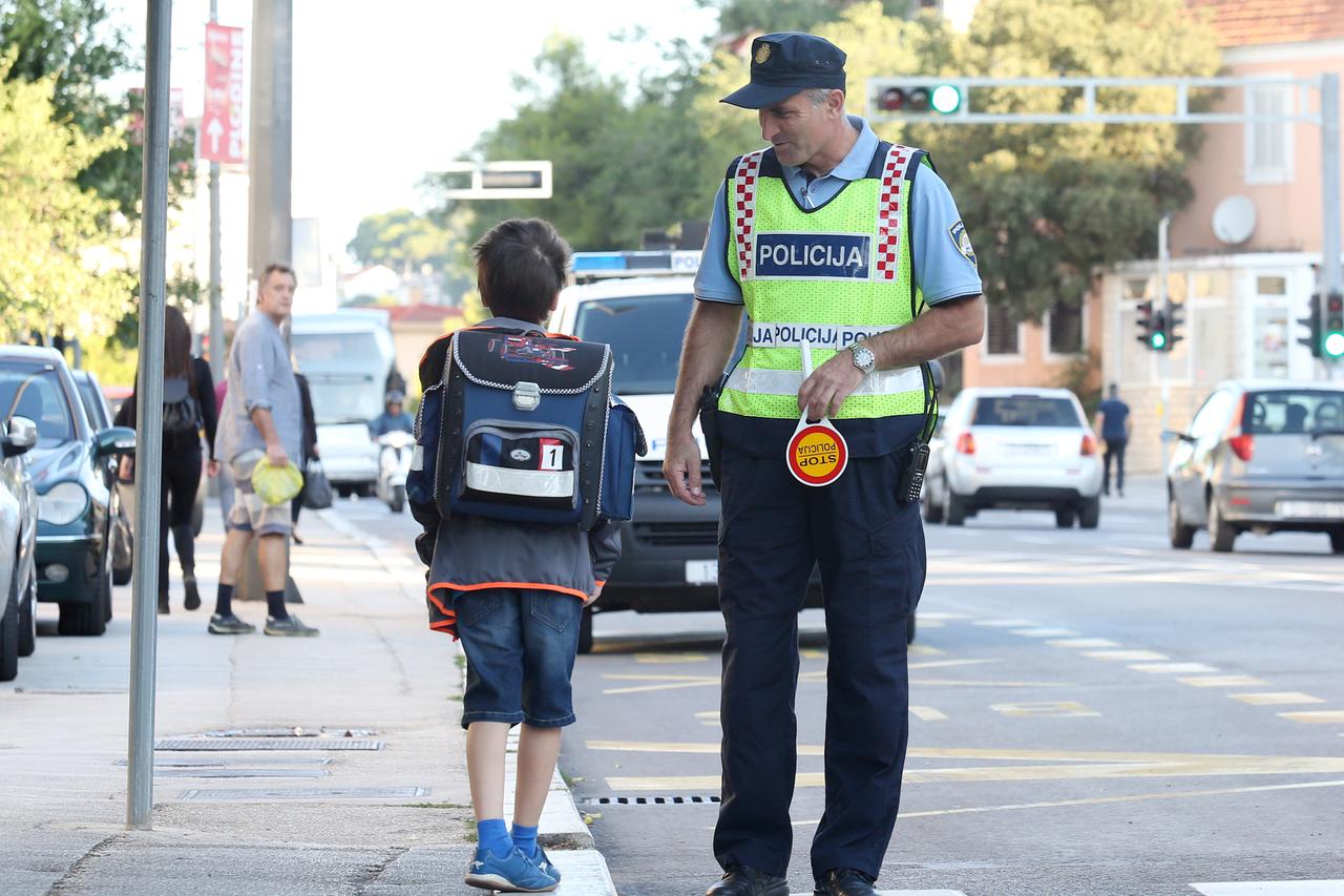 policija, školarci