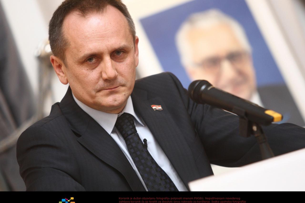 '26.01.2011., Zagreb - U Novinarskom domu odrzano je predstavljanje kandidata za predsjednika HDZ-a, Drage Prgometa.  Photo: Davor Puklavec/PIXSELL'