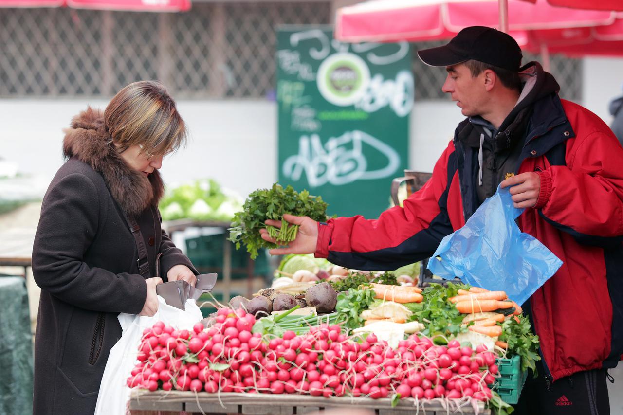 22.03.2016., Zagreb - Uskrsnja ponuda na trznici Dolac.  Photo: Luka Stanzl/PIXSELL