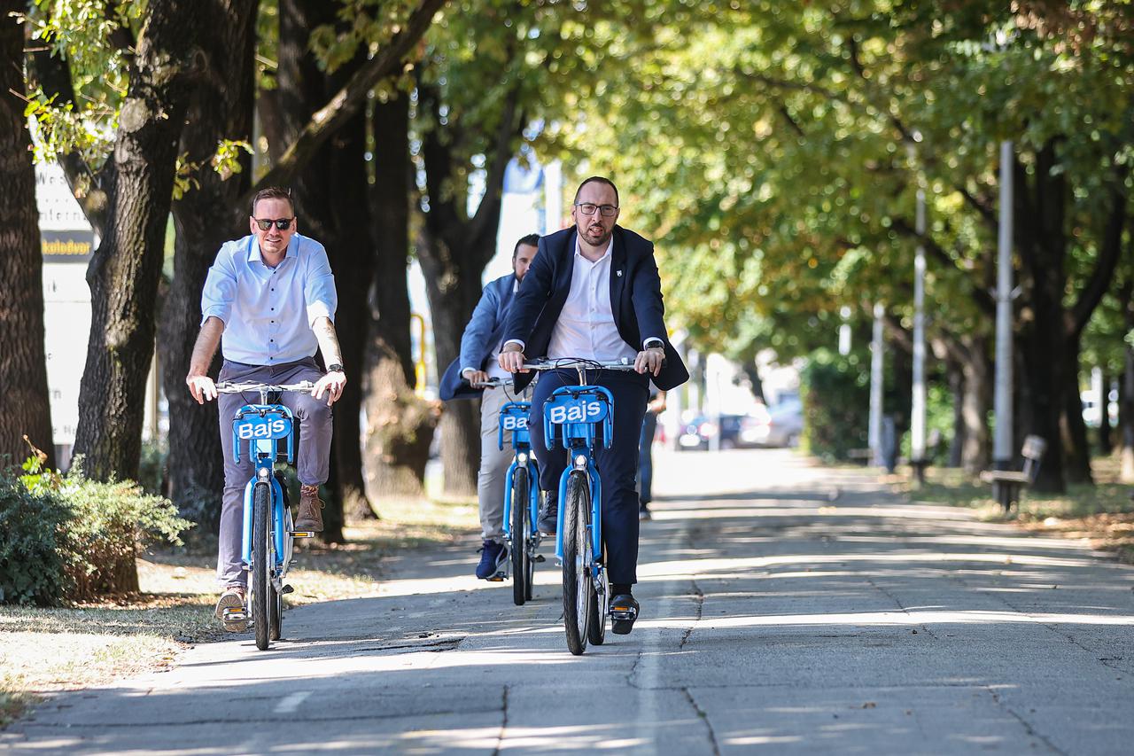 Zagreb: Tomislav Tomašević sa zamjenicima predstavio novu uslugu održivog javnog prijevoza - Bajs