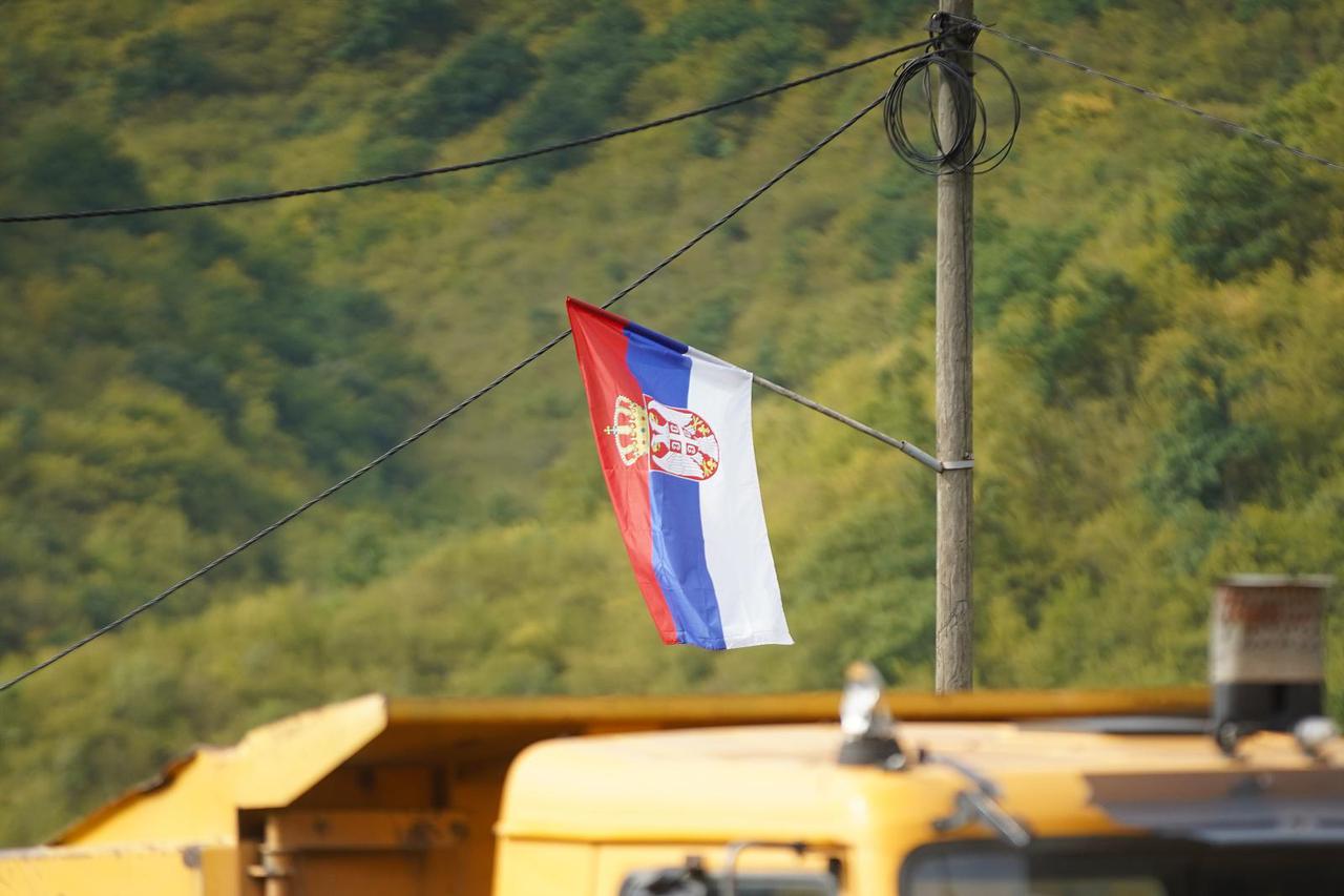 Jarinje: Srbi sa sjevera Kosova blokirali prelaz Jarinje u oba smjera
