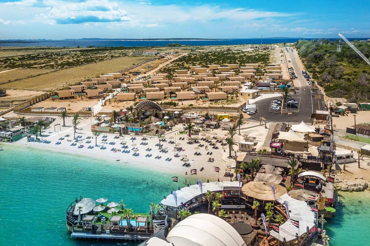 Noa Beach Club