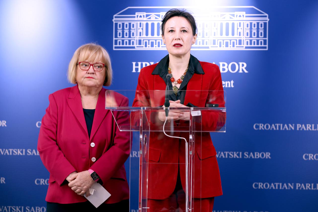 Zagreb: Anka Mrak Taritaš i Dalija Orešković o izmjenama Zakona o javnom okupljanju