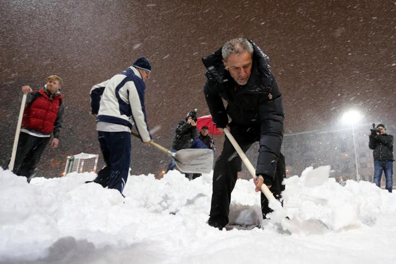 milan bandić,snijeg (1)