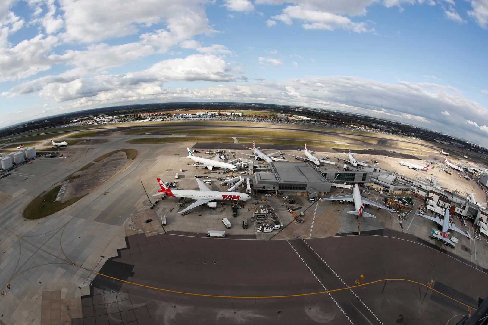 Britanski zastupnici su u ponedjeljak navečer odobrili izgradnju treće uzletno-sletne staze u londonskoj zračnoj luci Heathrowu, najvećoj u Europi po broju putnika, nakon žustre rasprave koja bi mogla dobiti sudski epilog.