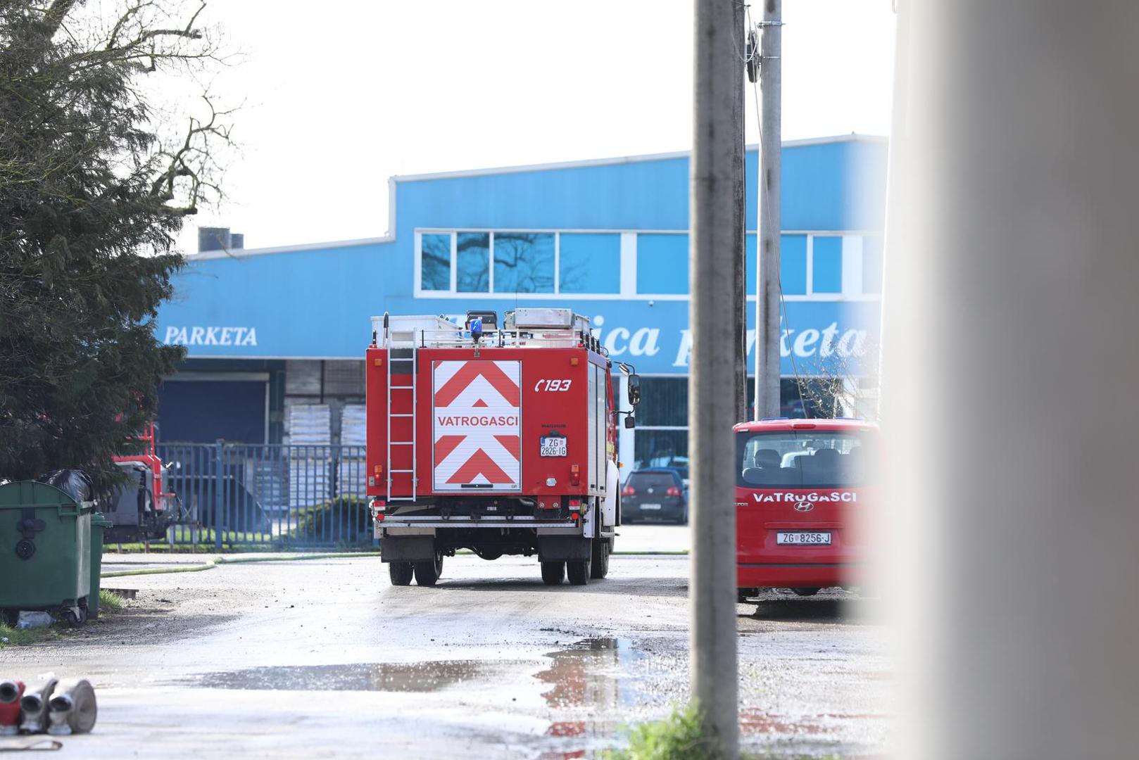 01.04.2023., Mraclin - U pozaru je izgorio pogon tvornice parketa Galekovic. Photo: Slaven Branislav Babic/PIXSELL