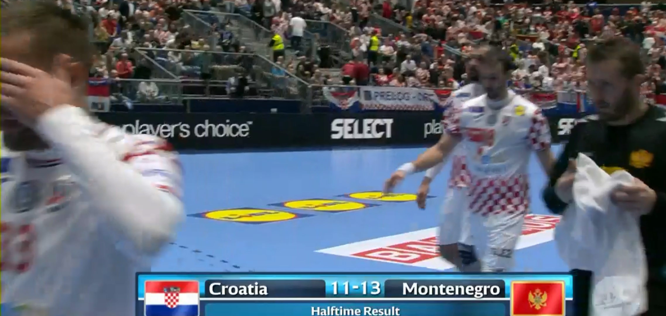 Da bi rezultat poluvremena na poluvremenu bio 13:11, dok je stvarni rezultat bio 13:12.