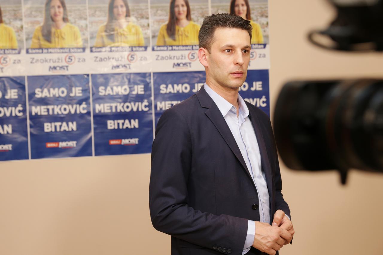 Božo Petrov