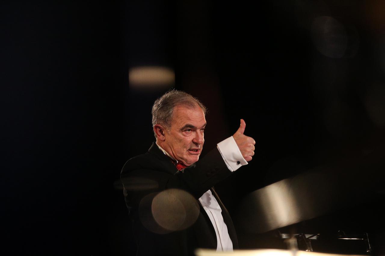 Zagrebačka filharmonija i Jimmy Stanić u Off ciklusu