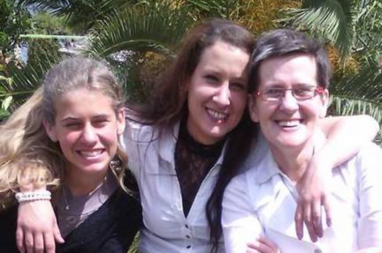 Bračanka Vjera Matulić pokrenula je Hrvate. Na slici s kćeri Mihaelom i i unukom Mijom