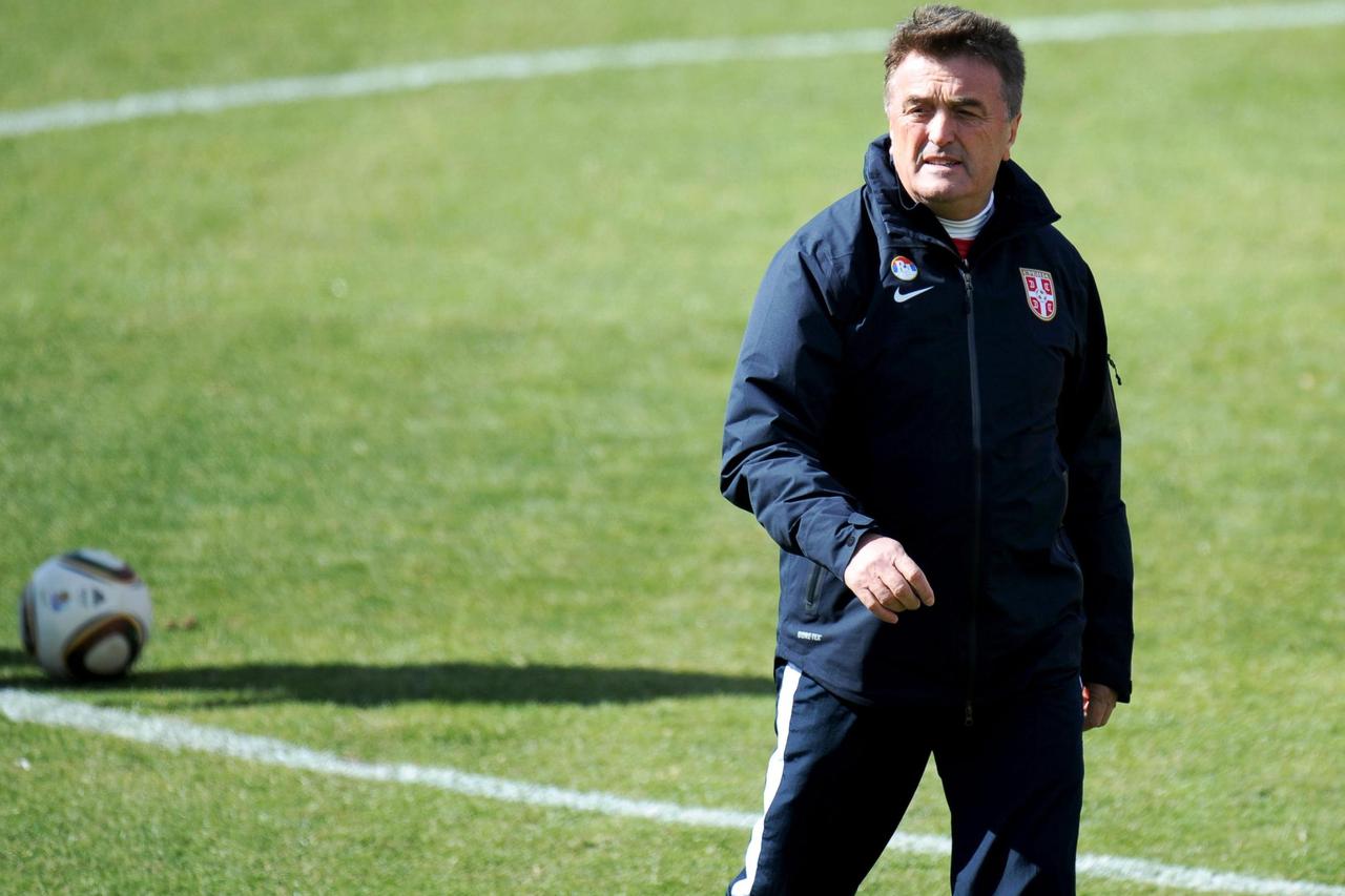 Headcoach Radomir Antic of Serbia watches his players during a training session of the Serbian team at Rand Stadium in Johannesburg, South Africa, 15 June 2010. Serbia faces Germany on 18 June 2010 for their FIFA World Cup 2010 group D preliminary round m