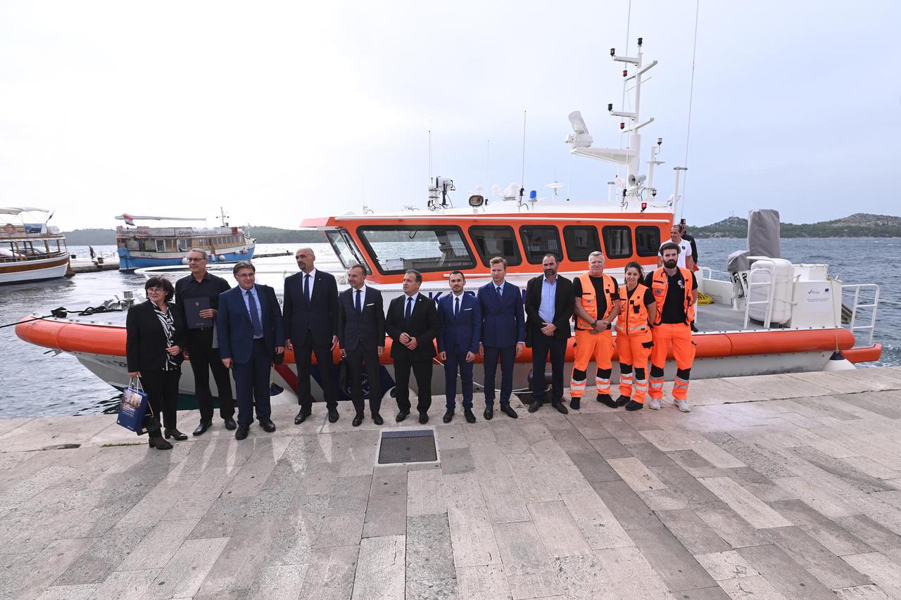 Šibenik: Svečana primopredaja pete od šest brzih brodica hitne pomorske medicinske službe