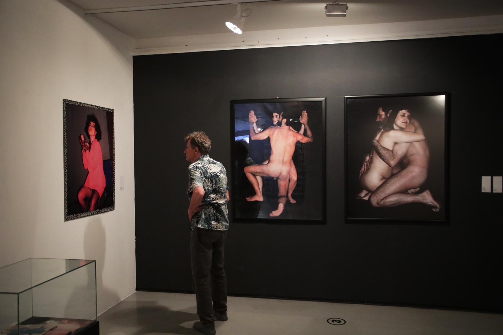 Vlasta Delimar je pozdravila okupljene, podsjetivši da je u ovom prostoru imala samostalnu izložbu "Lady Godiva" prije 24 godine. Ustvrdila je da nikad do sad nije surađivala s kustosicama poput Oroshi i Jovanović, istaknuvši da su ostvarile remek-djelo