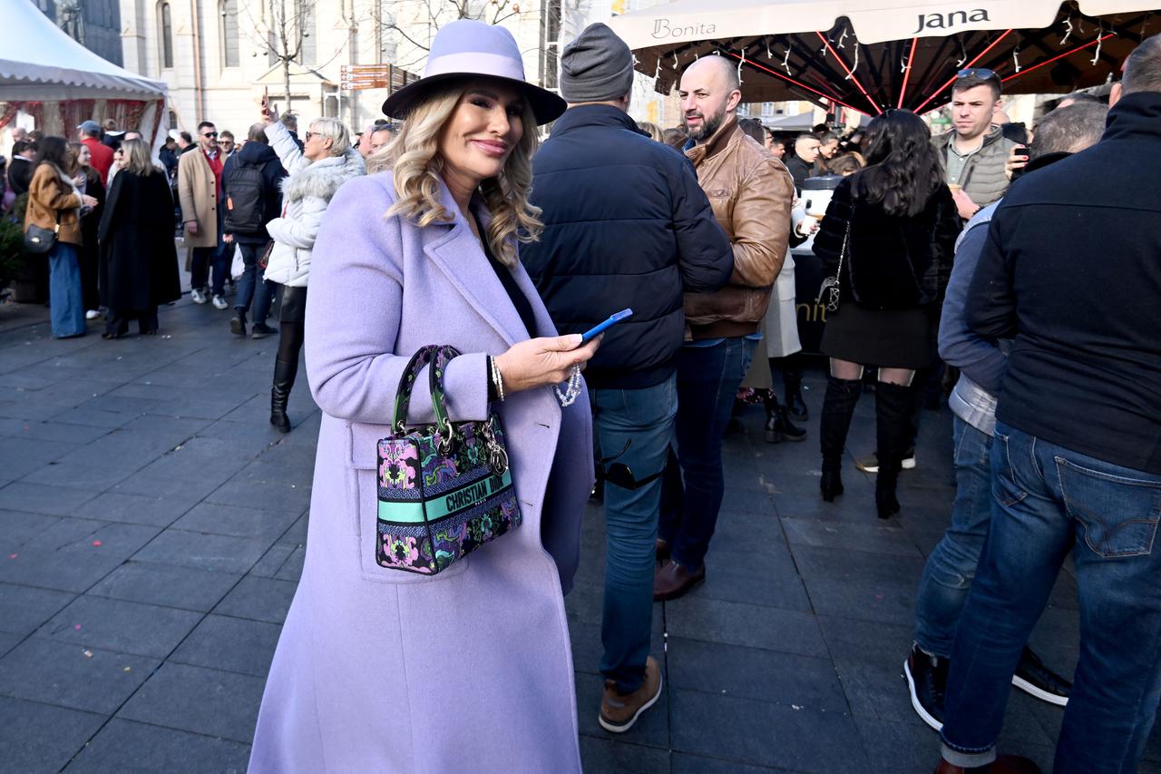 Zagreb: Dobro raspoložena Iva Todorić nije propustila Silvestrovo u centru grada
