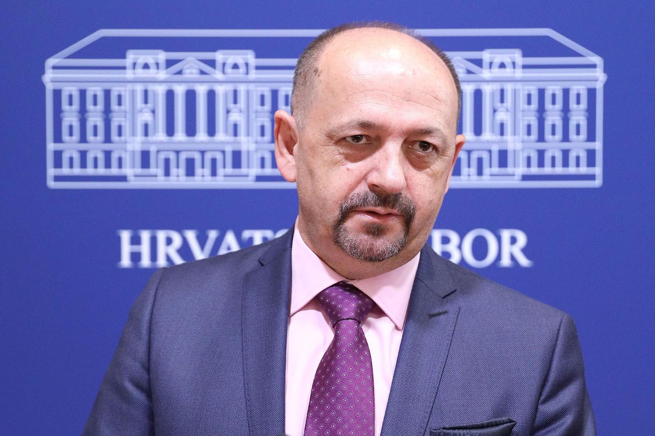 Ivan Lovrinović