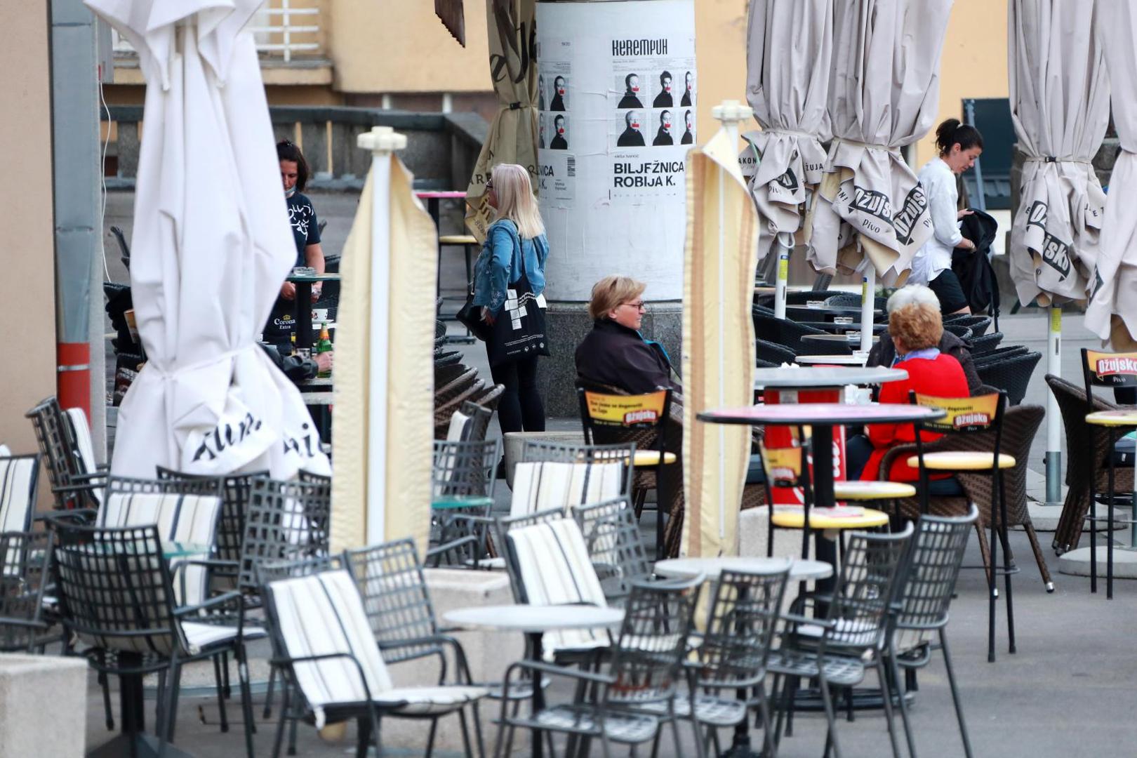 11.05.2020., Zagreb - Trznica Dolac. U trecoj fazi popustanja mjera pandemije koronavirusa medju prvima u Zagrebu otvorene su terase na trznici Dolac gdje se prema propisanim mjerama moze popiti kava i ostala pica. Photo: Sanjin Strukic/PIXSELL