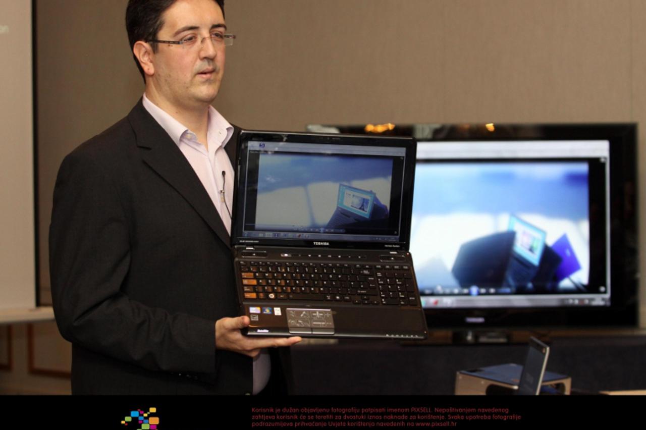 '13.07.2010., Zagreb - Hotel Sheraton, konferencija za novinare na kojoj je Toshiba povodom 25 godina od izlaska prvog prijenosnog racunala predstavila nove proizvode. Na slici  Emanuel Gerit.  Photo: