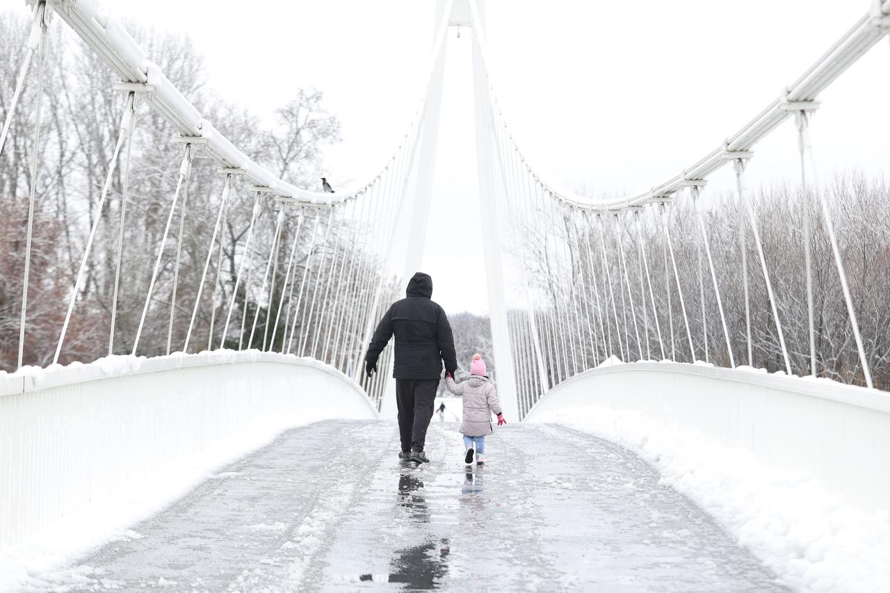 Snježni pokrivač je zabijelio je Osijek
