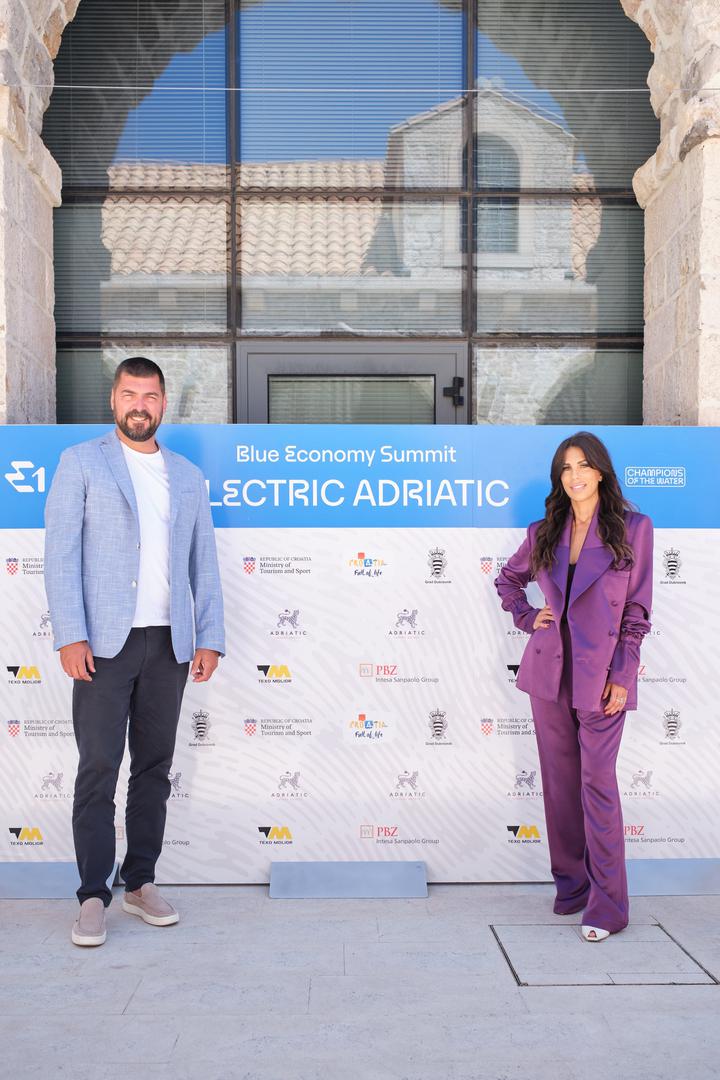 „Kristina Burja i njezin tim rade nešto uistinu važno kroz projekt Krie x Provir. Sretni smo što smo ovdje, u prekrasnom Dubrovniku, i što je Kristina dio naše priče“, izjavio je Agag. 