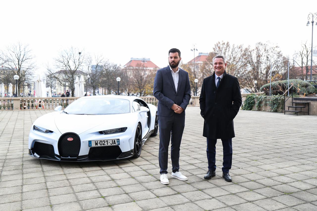Mate Rimac i Christophe Piochon dočekuju francuskog predsjednika Emmanuela Macrona ispred hotela Esplanade