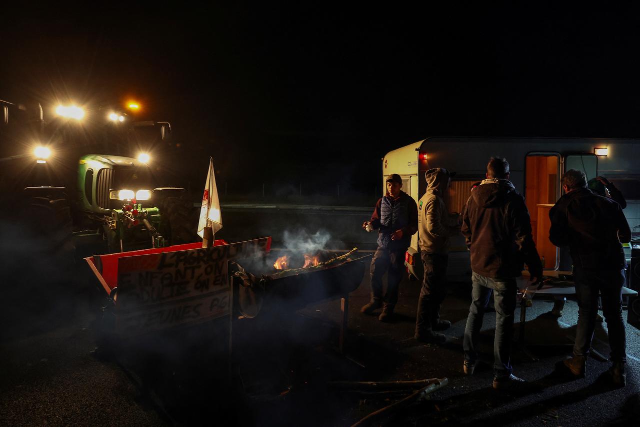 Nationwide farmer protests in France