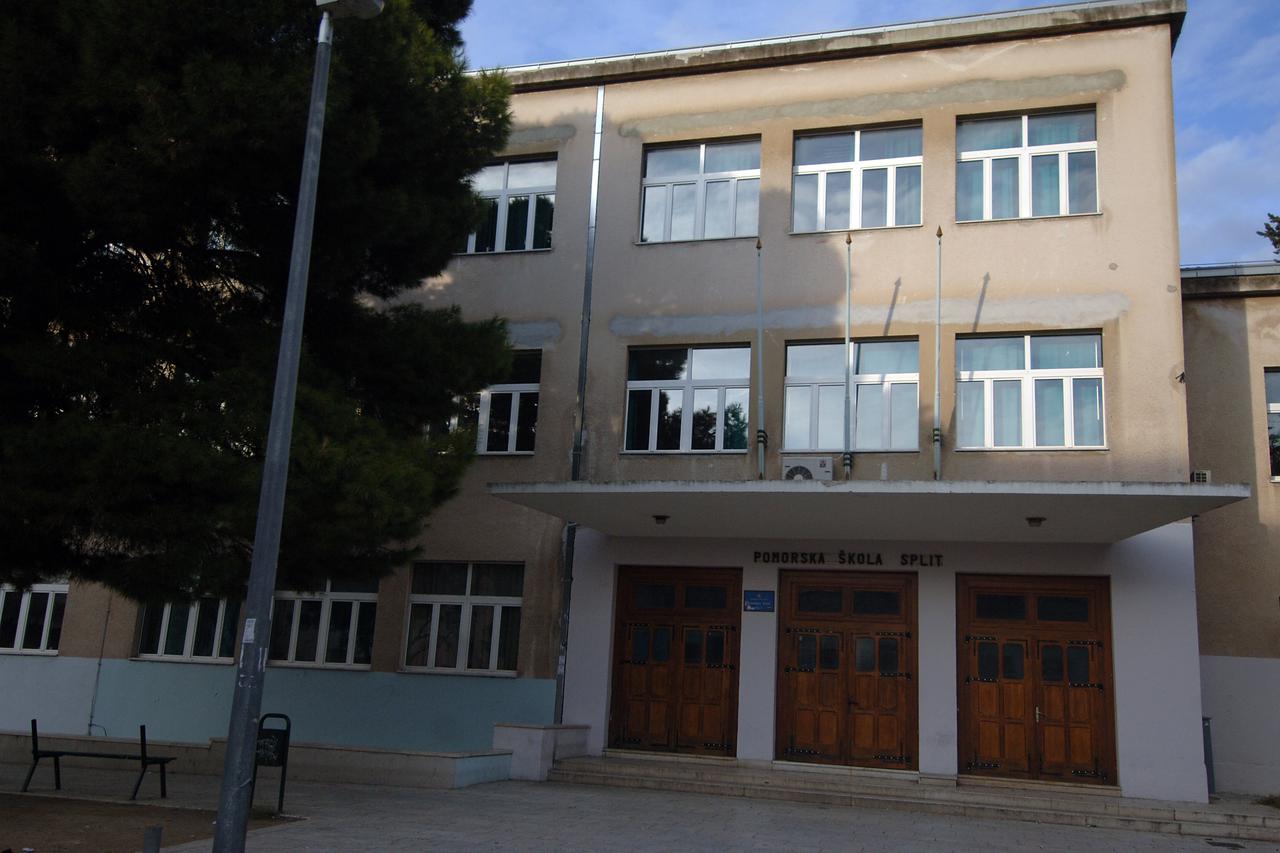 Split: Pomorska škola