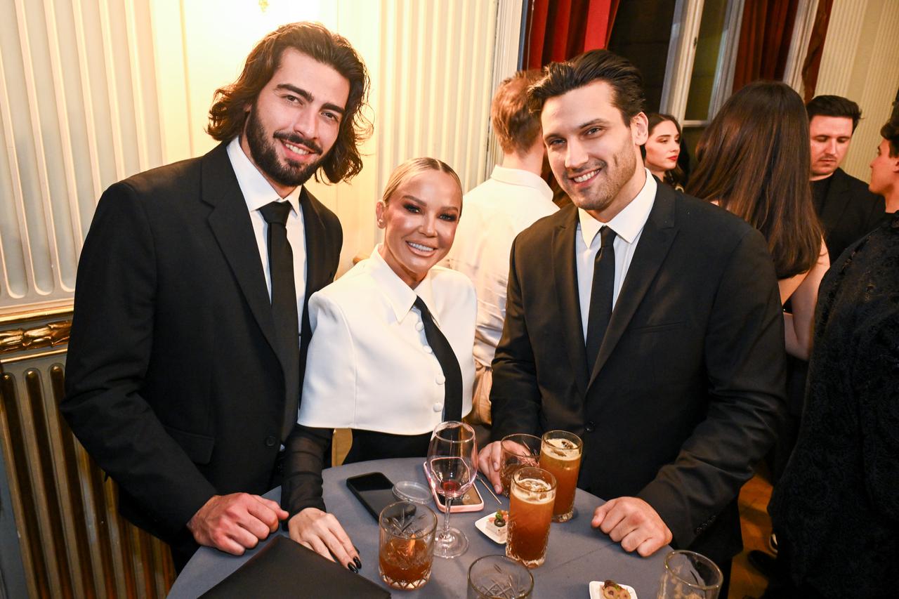 Zagreb: Članovi Vlade RH u obilasku novoobnovljene zgrade klinike za plućne bolesti Jordanovac, povodom 6. obljetnice potresa