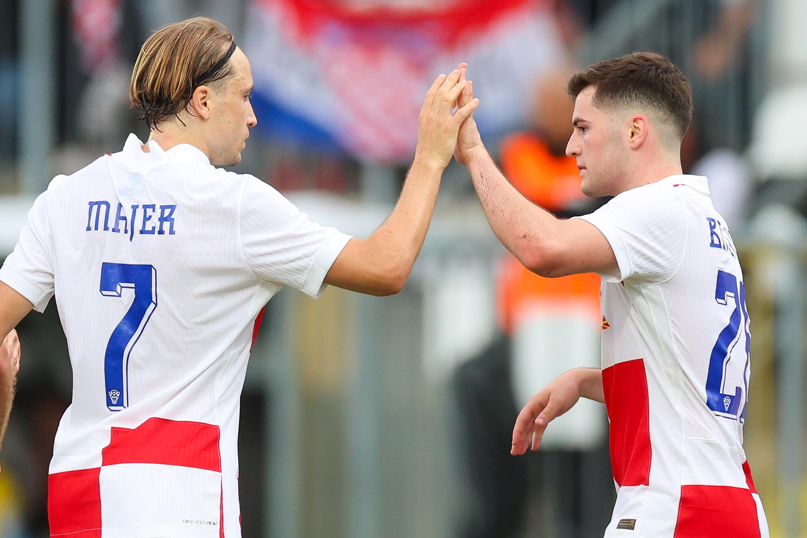 Stanišića prate sjajni mladi veznjaci Lovro Majer i Martin Baturina, čija je vrijednost procijenjena na 20 milijuna eura. 