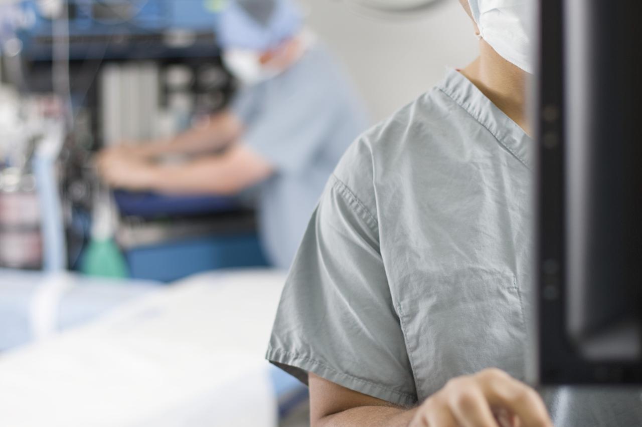 Surgeon Using Computer