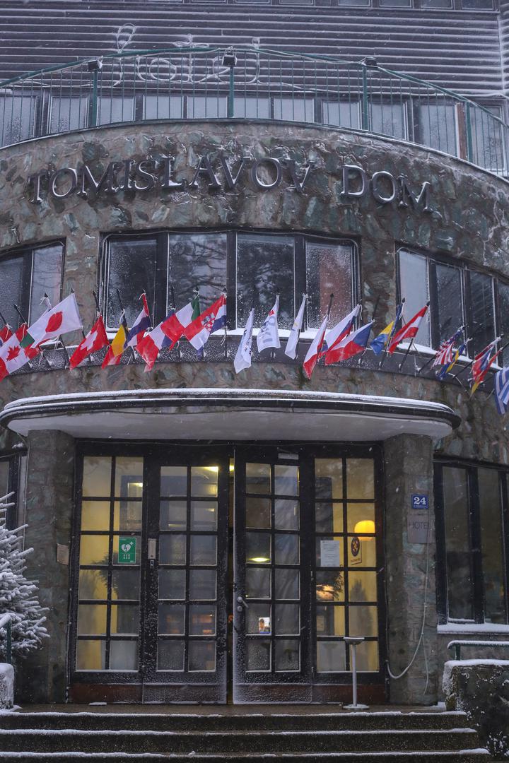 U Tomislavac će, uz još dvije zasad nepoznate lokacije u metropoli, ići oni koji nisu zaraženi, već moraju u karantenu, a kod kuće to iz nekog razloga nisu u mogućnosti. Imat će potpuni komfor, svakodnevne preglede, te mogućnost razonode.