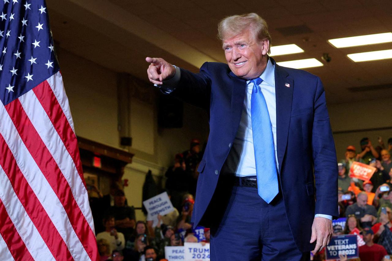 FILE PHOTO: Republican presidential candidate Trump campaigns in New Hampshire