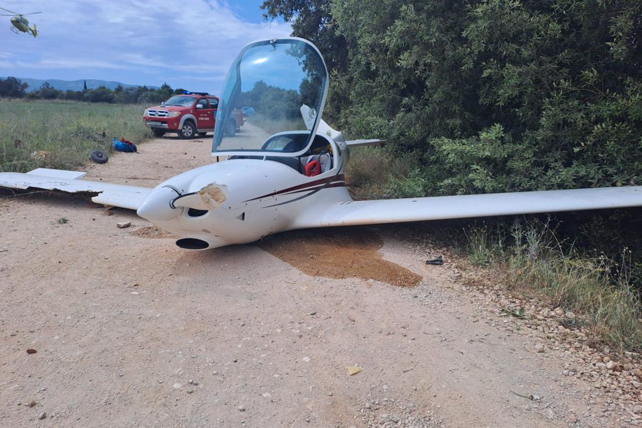 Srušio se manji avion na Hvaru