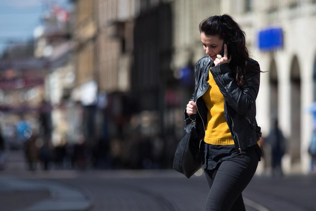 Zagreb: Gra?ani koriste mobilne ure?aje